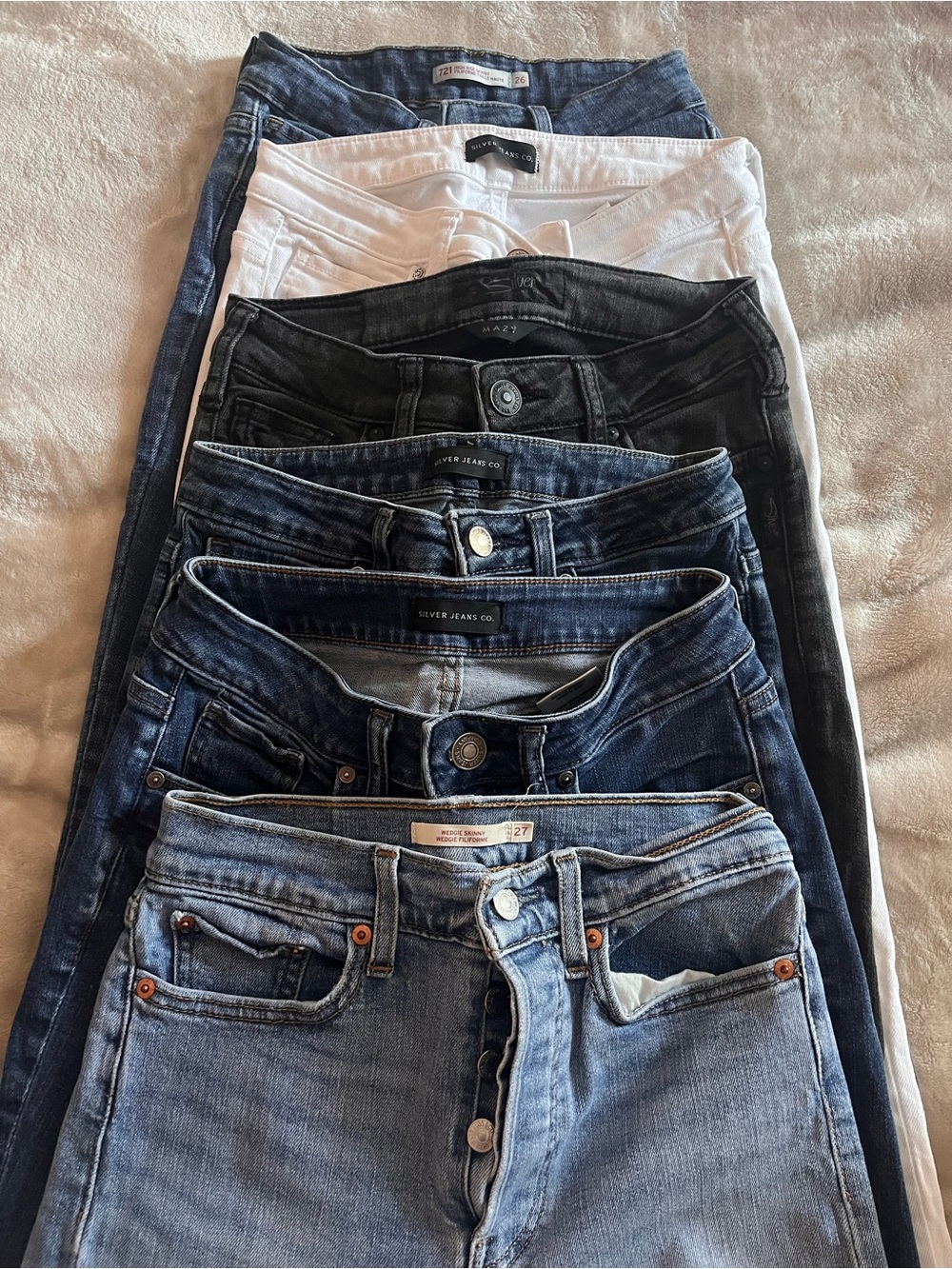 Mixed Women’s Jeans Bundle - Multiple Colors